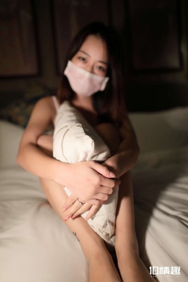 免费看扑克又疼又叫长视频